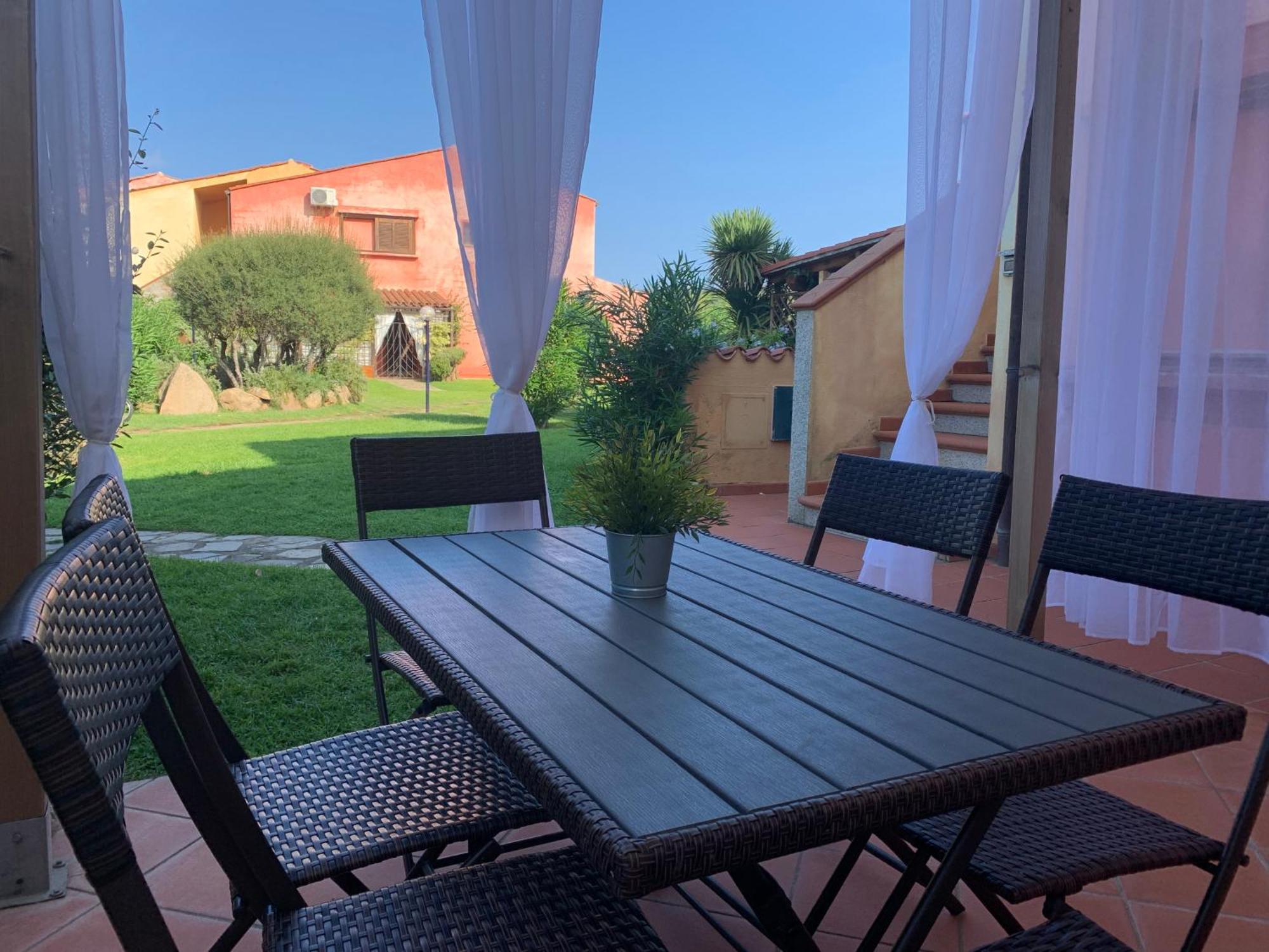 Casa Smeralda: Con Giardino E Vicino Al Mare Punta Molara Exterior foto